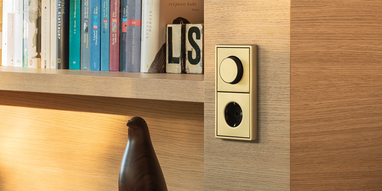 Drehdimmer-Abdeckungen bei Steuer- und Regeltechnik GmbH Wettin in Wettin-Löbejün/ OT Wettin