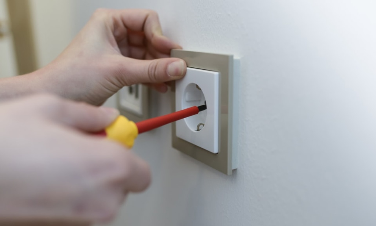 Elektro­installation bei Steuer- und Regeltechnik GmbH Wettin in Wettin-Löbejün/ OT Wettin