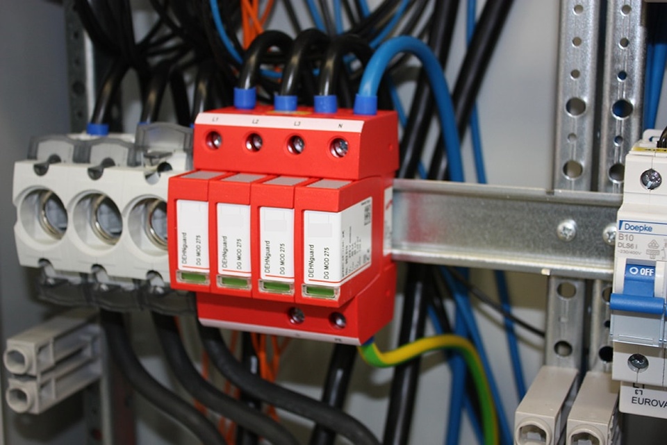 U berspannungsschutz bei Steuer- und Regeltechnik GmbH Wettin in Wettin-Löbejün/ OT Wettin